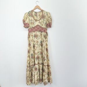 Jody T California Women’s Vintage All Over Floral Puff Sleeve Empire Waist Lace